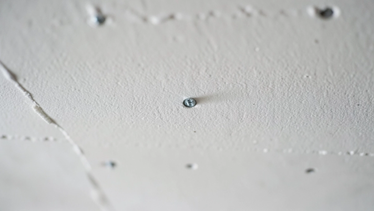 co ile wkręty na suficie