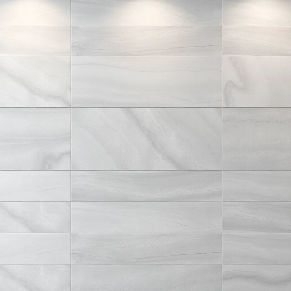 Płytki w salonie na ścianie