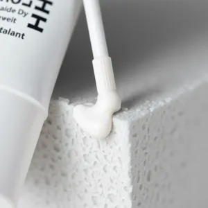 Czy klej Mamut klei styropian