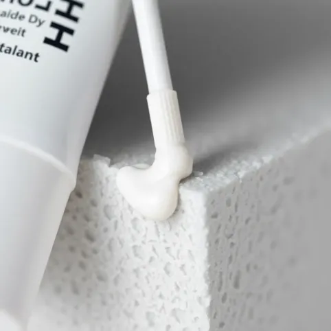 Czy klej Mamut klei styropian