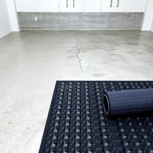 Czym pokryć podłogę w garażu