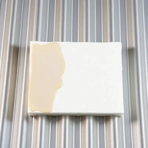 Czym przykleić styropian do blachy trapezowej