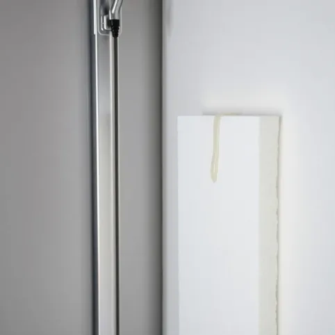 Czym przykleić styropian do blachy w garażu