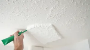 czym przykleić styropian do sufitu