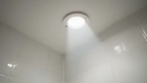 Halogeny sufitowe do łazienki