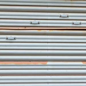 Ile kosztuje malowanie bramy garażowej