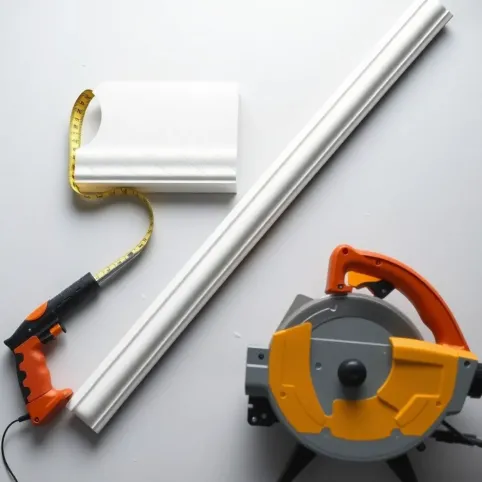 Jak dociąć listwy styropianowe do sufitu