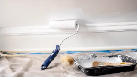 Jak malować listwy przysufitowe