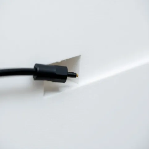 Jak schować kabel w styropianie