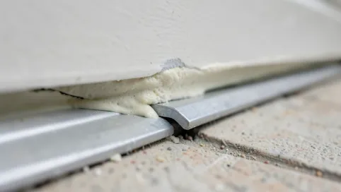 jak uszczelnić drzwi garażowe