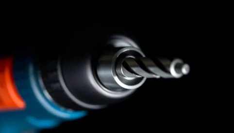 Jak wyjąć bit z wkrętarki