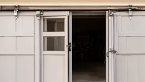 płot z bloczków fundamentowych