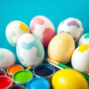 Jaką farba pomalować styropianowe jajka