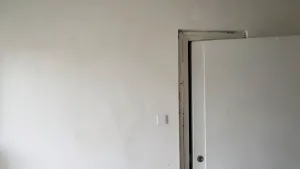 Jaki otwór pod drzwi 80 z ościeżnicą stałą