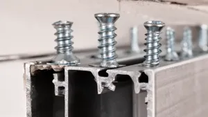 Jakie wkręty do profili UD