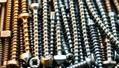 Jakie wkręty do skręcania mebli