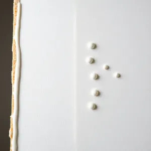 Klejenie styropianu obwodowo czy na placki