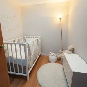 Mały pokój dla niemowlaka w bloku