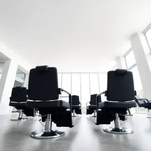 Minimalna wysokość salonu fryzjerskiego