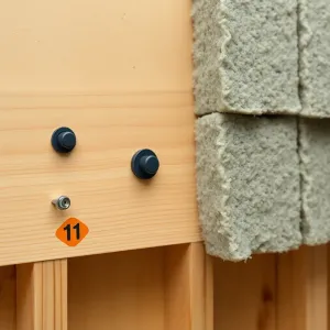 Mocowanie wełny mineralnej do ściany drewnianej