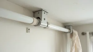 Montaż karnisza sufitowego do płyty gipsowej