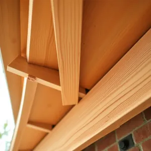 Montaż podbitki dachowej