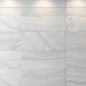 Płytki w salonie na ścianie