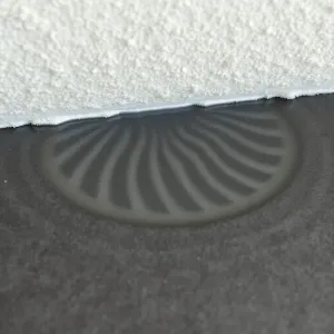 Woda pod styropianem na posadzce