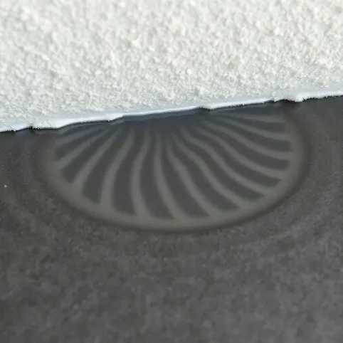 Woda pod styropianem na posadzce