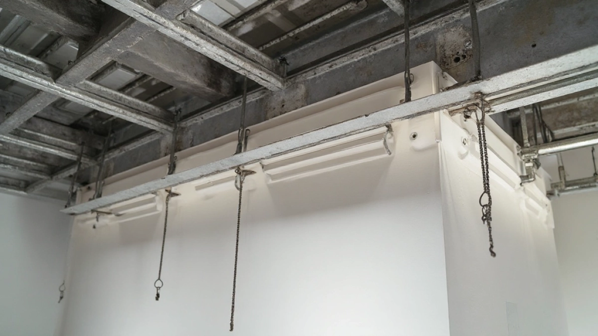 Sufit Armstrong co ile wieszaki