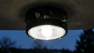 halogen sufitowy zewnętrzny