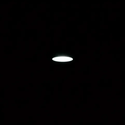 Lampa do garażu na baterie z czujnikiem ruchu